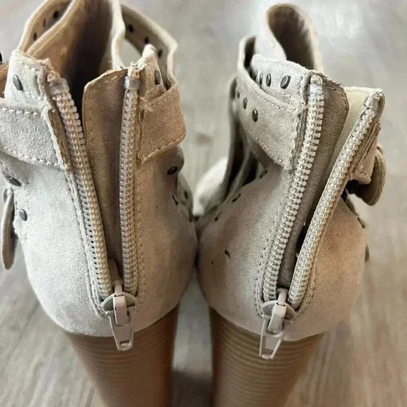 Womens JustFab Studded Beige Ankle Boots - 10 - Picture 8 of 11